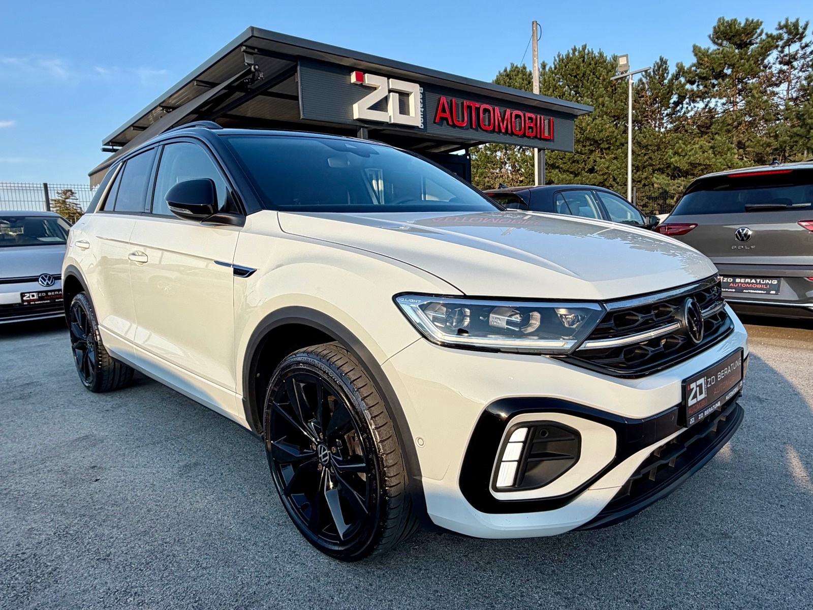 VW T-Roc 2,0 TDI DSG *3x R-Line* MATRIX Navi ACC Keyless R19 Servisna, pogled izvana - slika 1