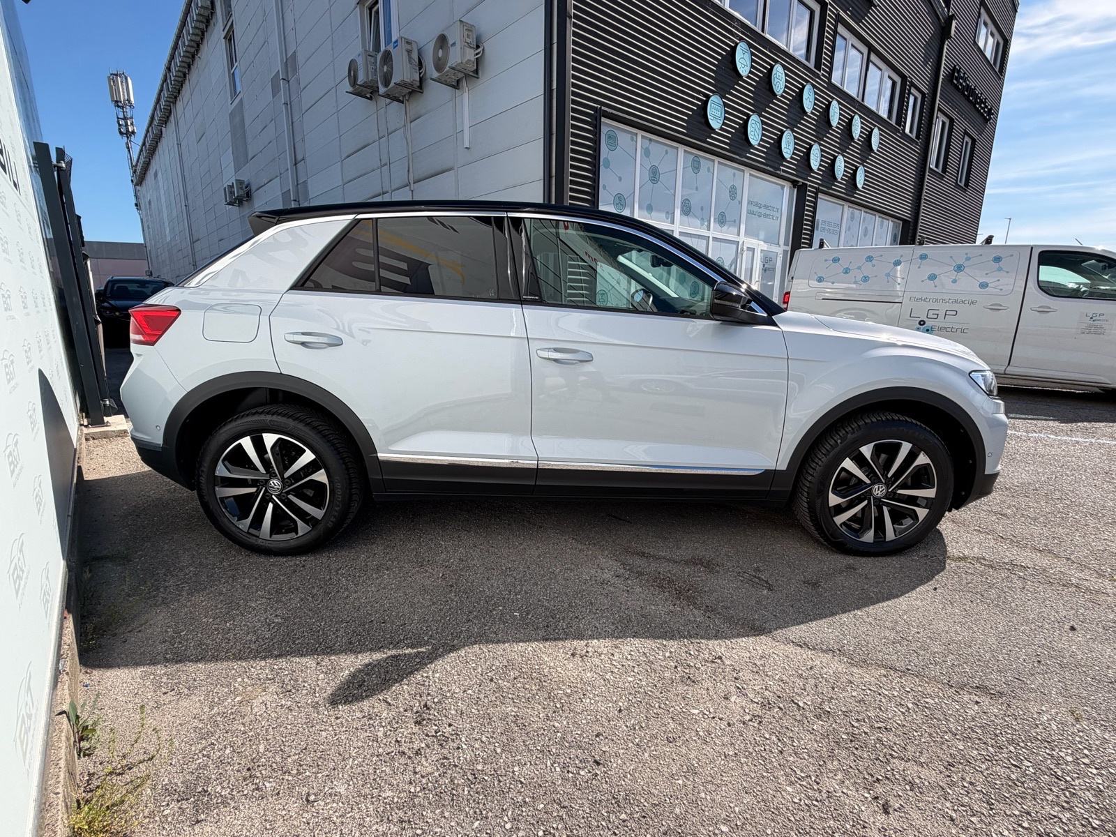 VW T-Roc 2.0 TDI “DSG”KAMERA-NAVI-VIRTUAL-KEYLESS GO-LED-PERLA, fotografija 4