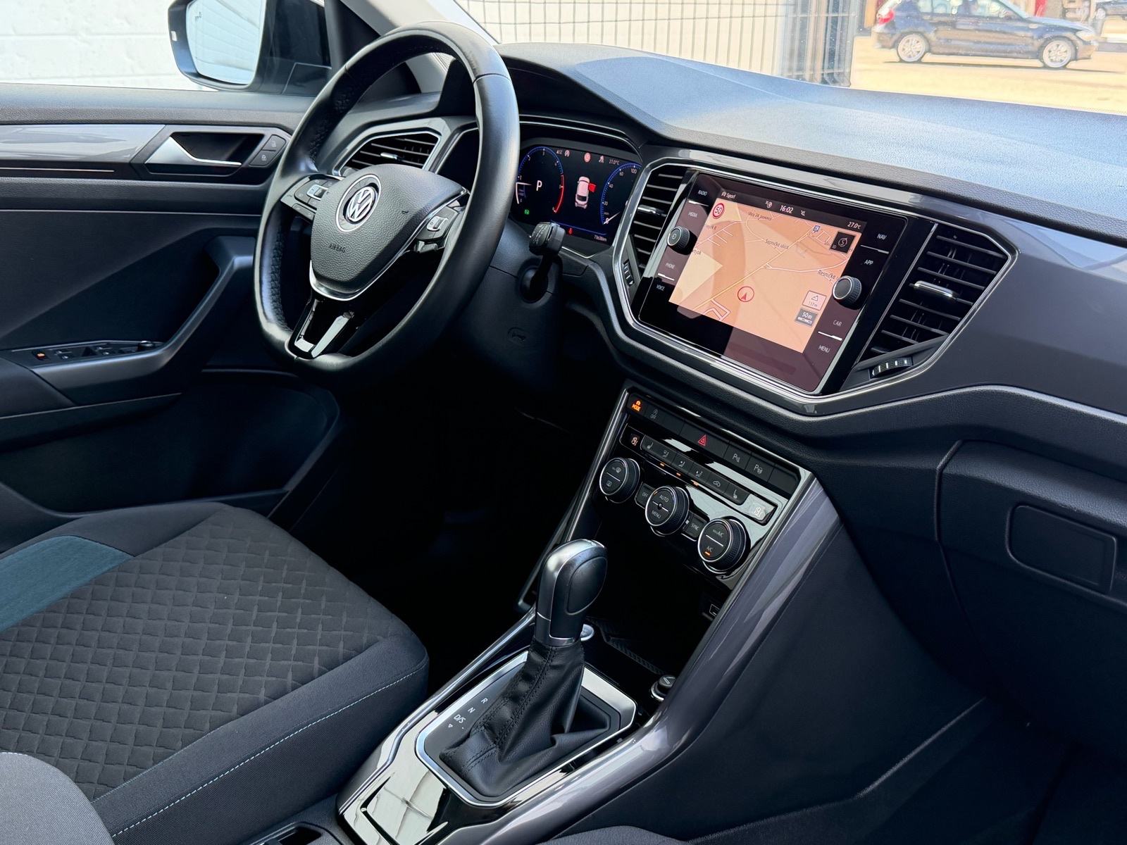 VW T-Roc 2.0 TDI “DSG”KAMERA-NAVI-VIRTUAL-KEYLESS GO-LED-PERLA, fotografija 16