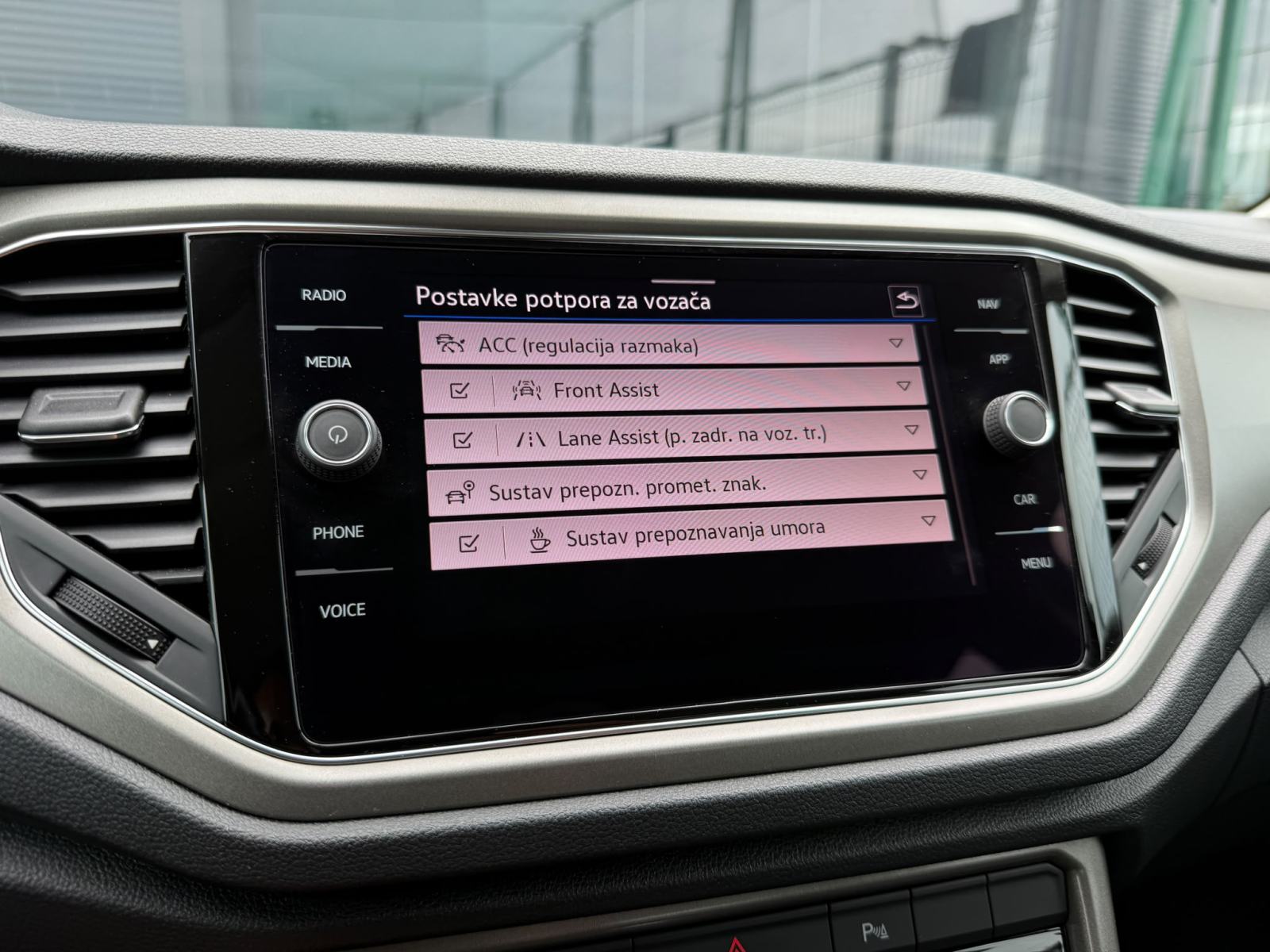 VW T-Roc 2,0 TDI DSG NAVIGACIJA°ADAPTIVNI-TEMPOMAT°LEASING BEZ UČEŠĆA°, fotografija 16