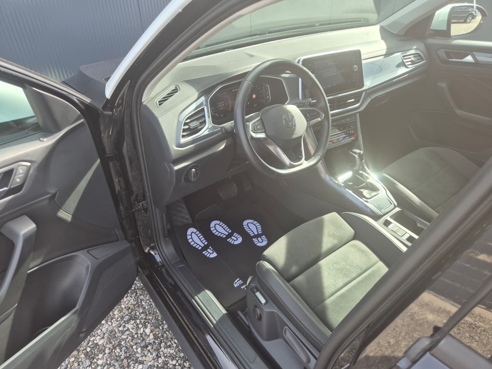 VW T-Roc 2,0 TDI DSG ☆ u PDV-u ☆ GARANCIJA ☆ RATA OD 243€, fotografija 16