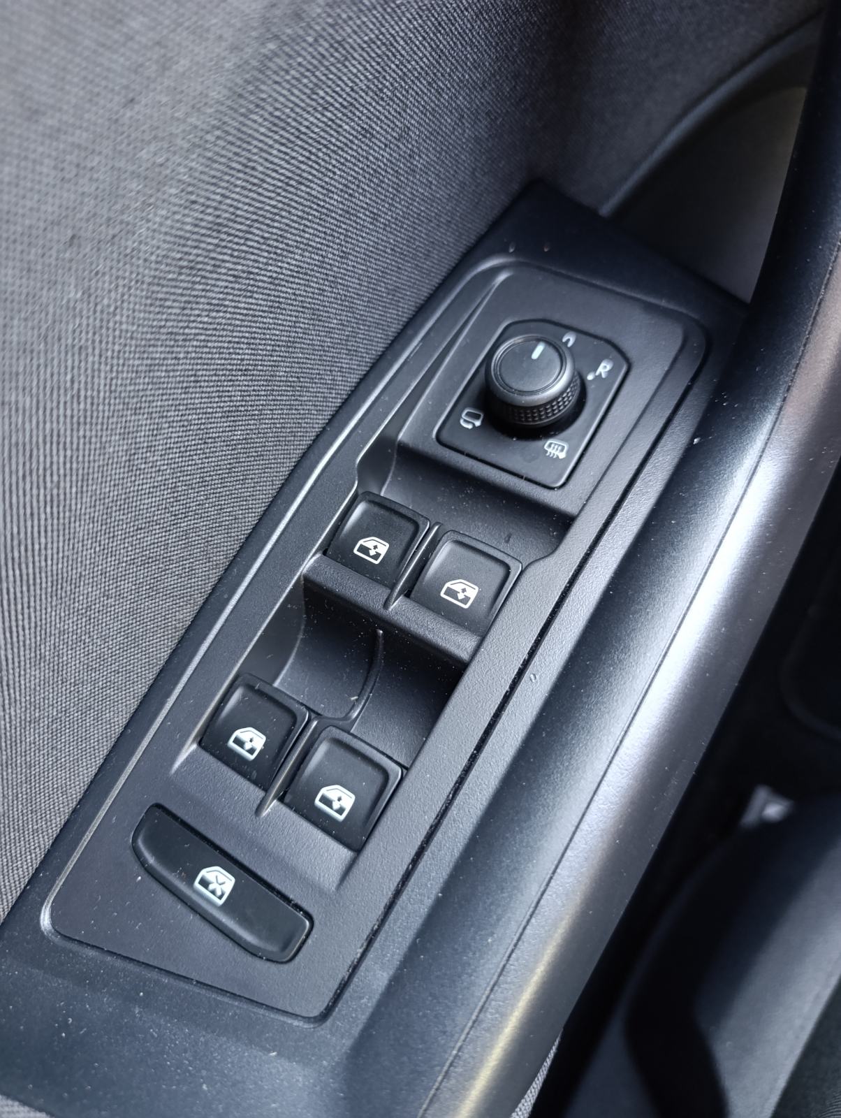 VW T-Roc 2,0 TDI DSG, VIRT, NAVI, KAMERA, IQ LIGHT, F1, KEYLESS,ACC, fotografija 15