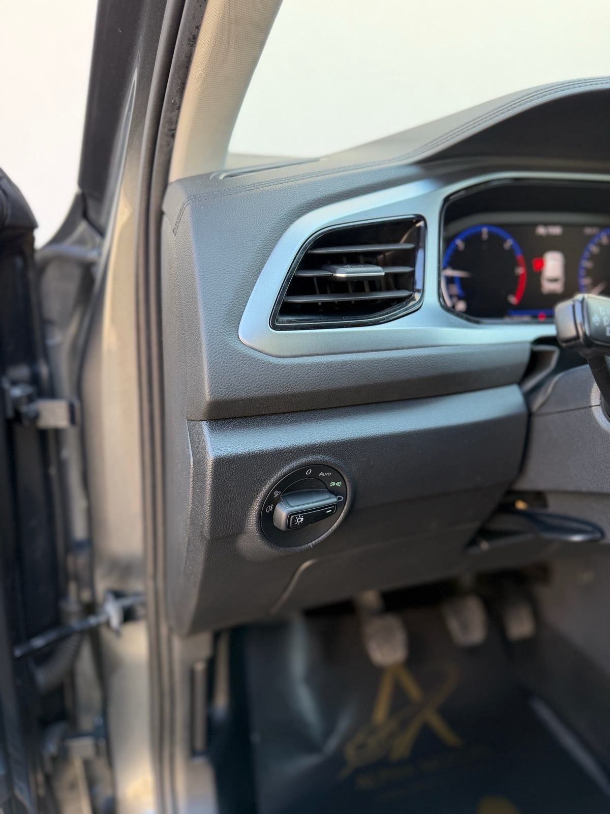 VW T-Roc 2,0 TDI/MATRIX/VIRTUAL/SERVISNA/U PDV-u✅JAMSTVO 12 MJ, fotografija 17
