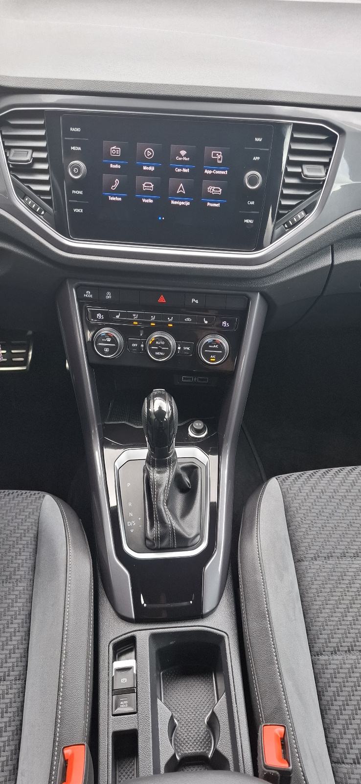 VW T-Roc 2,0 TDI **R-LINE** AUTOMATIK,VIRTUAL,MRTVI KUT!!, fotografija 10