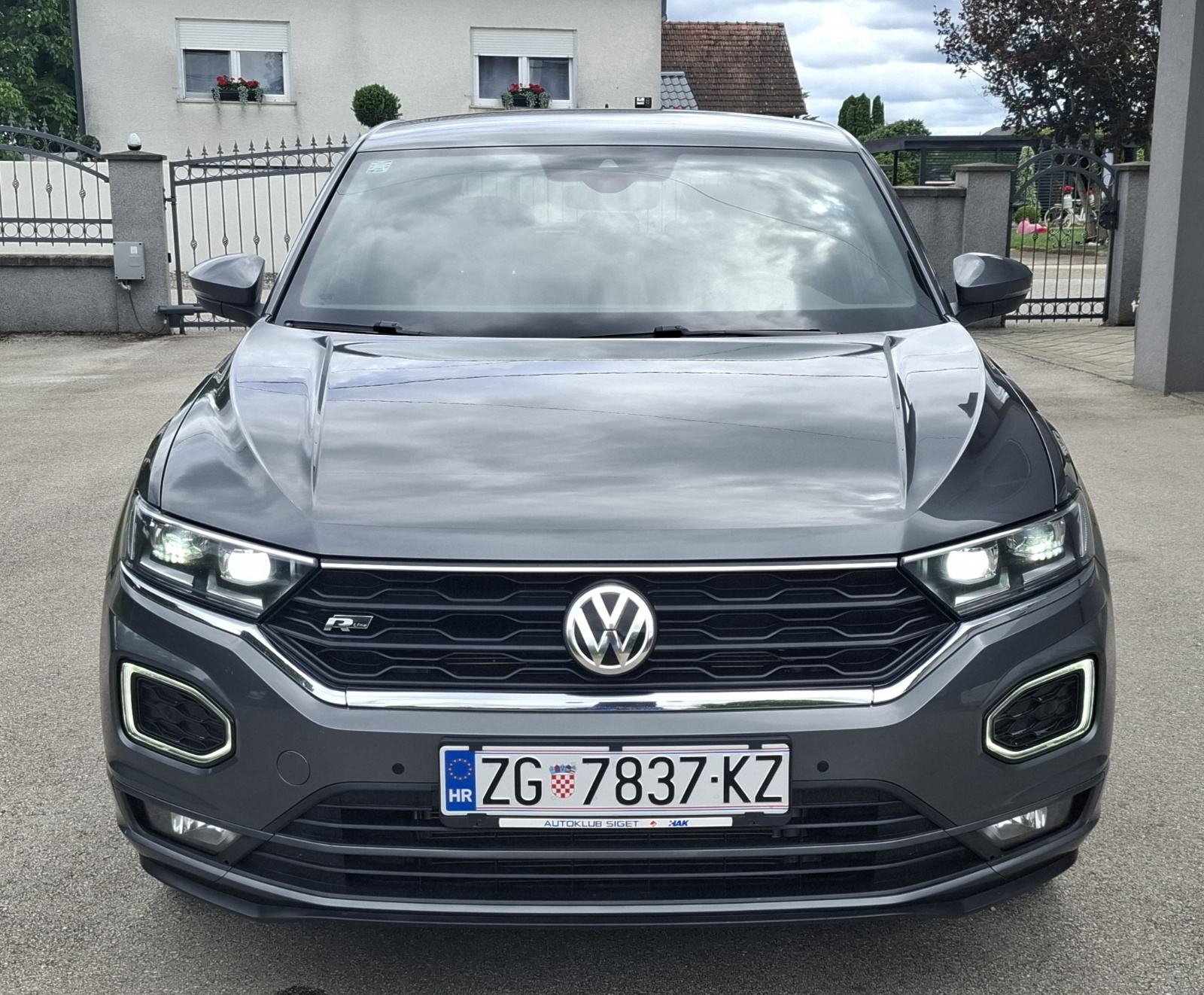VW T-Roc 2,0 TDI **R-LINE** AUTOMATIK,VIRTUAL,MRTVI KUT!!, fotografija 2