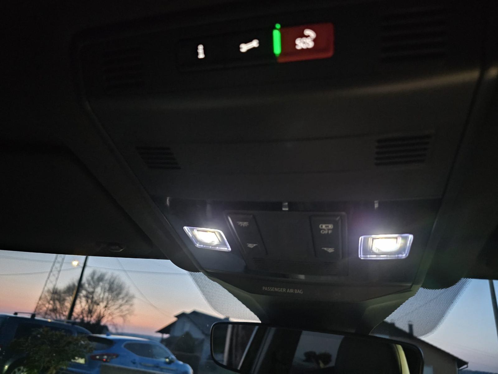 VW T-Roc 2.0 TDI R-line, Black line,Navi, Alu 18",servisna reg.03/2027, fotografija 10