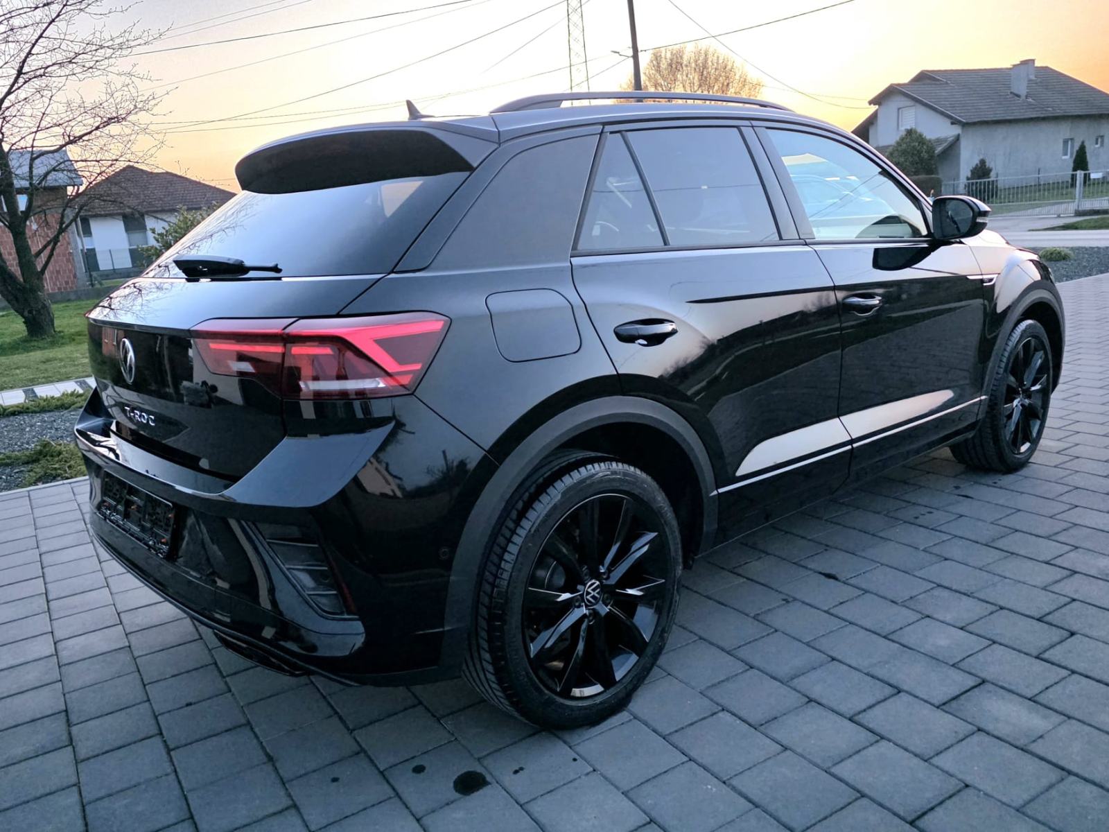 VW T-Roc 2.0 TDI R-line, Black line,Navi, Alu 18",servisna reg.03/2027, fotografija 4
