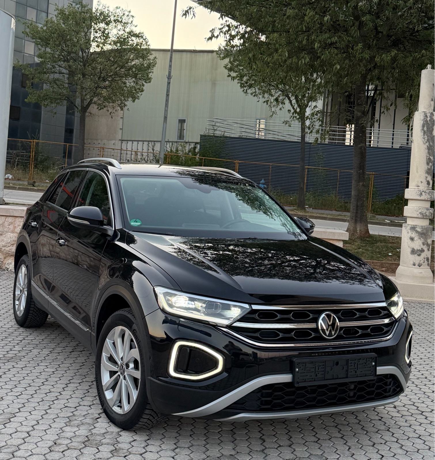VW T-ROC 2.0 TDI ~ STYLE ~ MATRIX LED,VIRTUAL,ACC,KEYLESS,NAVI,PDC, fotografija 8