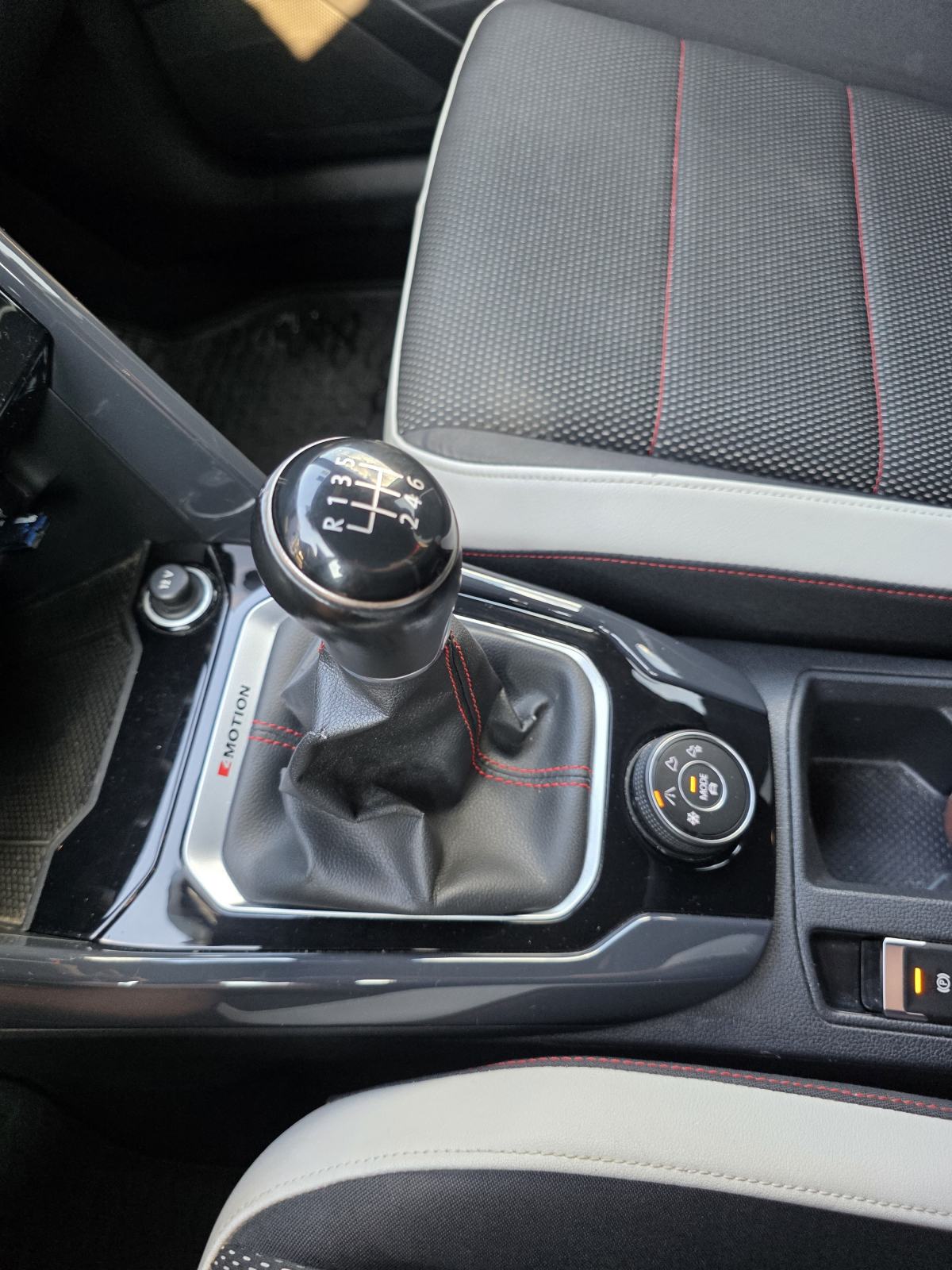 VW T-Roc 2,0 TDI, fotografija 8