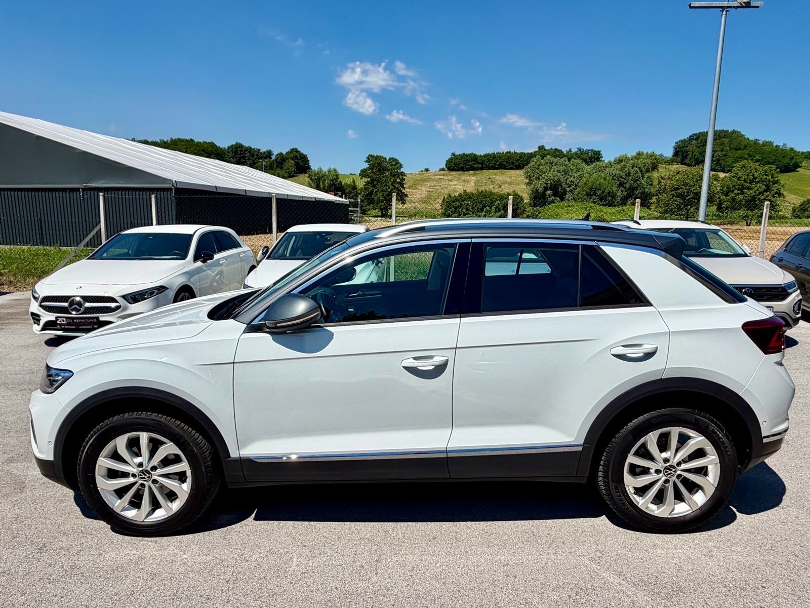 VW T-Roc 2,0 TDI Style *MATRIX LED* Kamera NaviPRO Koža R17 Servisna, fotografija 7