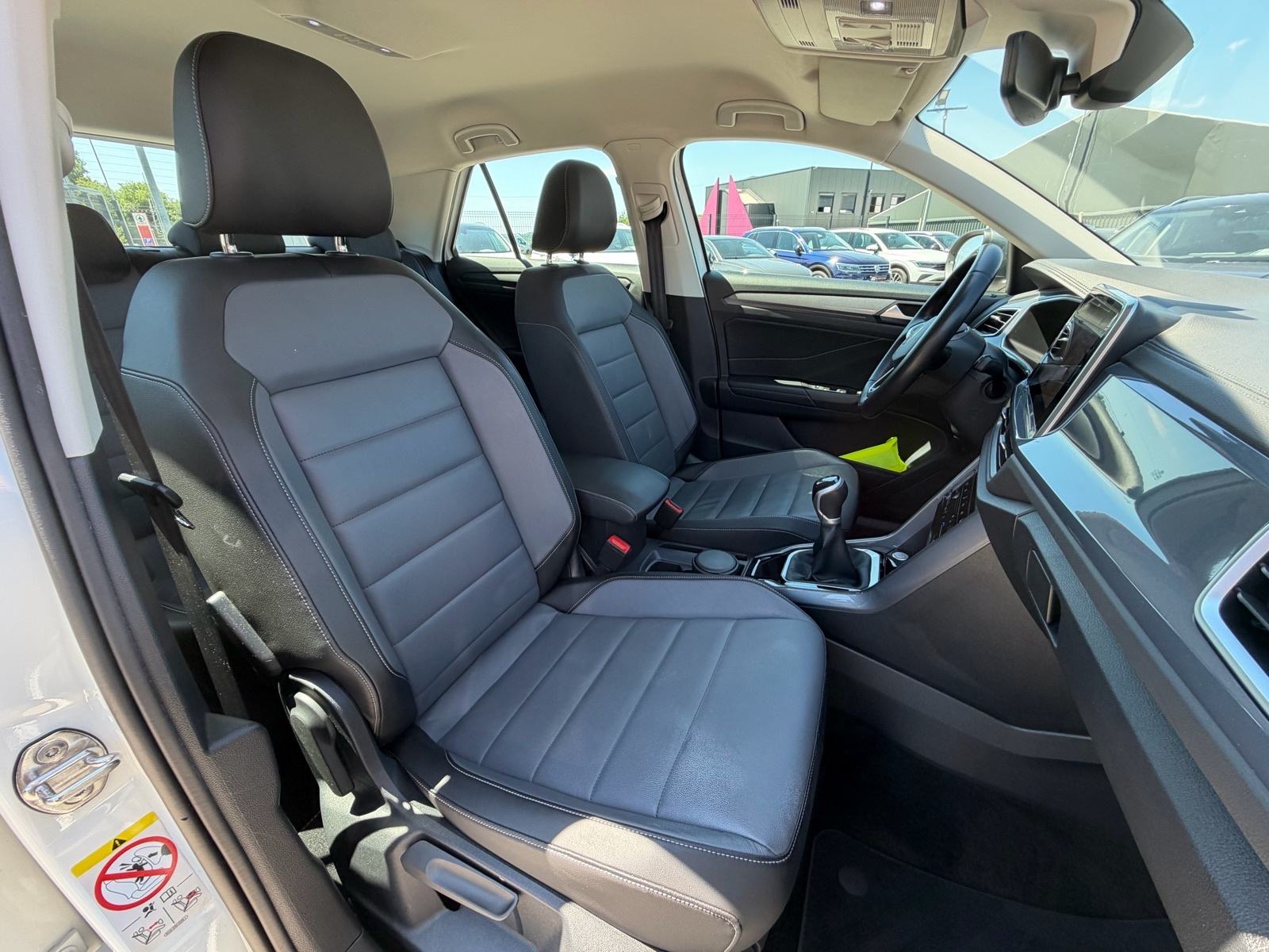 VW T-Roc 2,0 TDI Style *MATRIX LED* Kamera NaviPRO Koža R17 Servisna, fotografija 15
