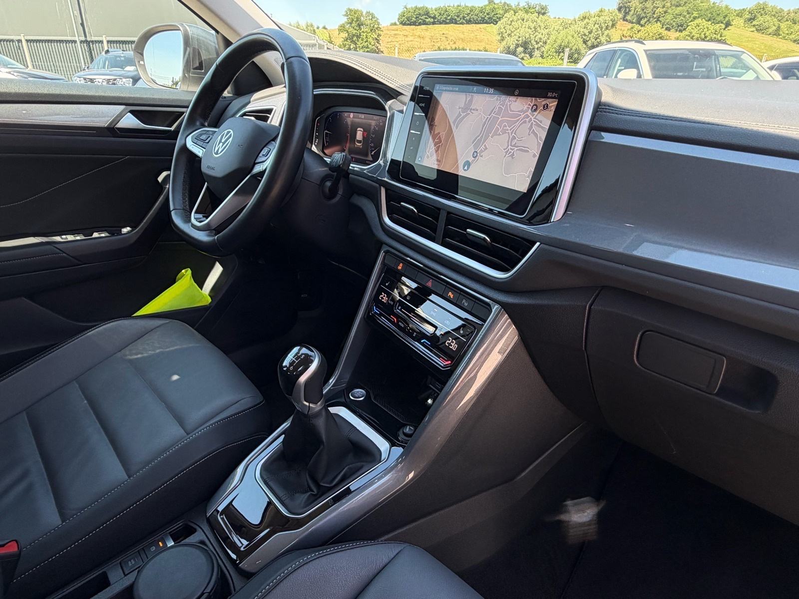 VW T-Roc 2,0 TDI Style *MATRIX LED* Kamera NaviPRO Koža R17 Servisna, fotografija 19