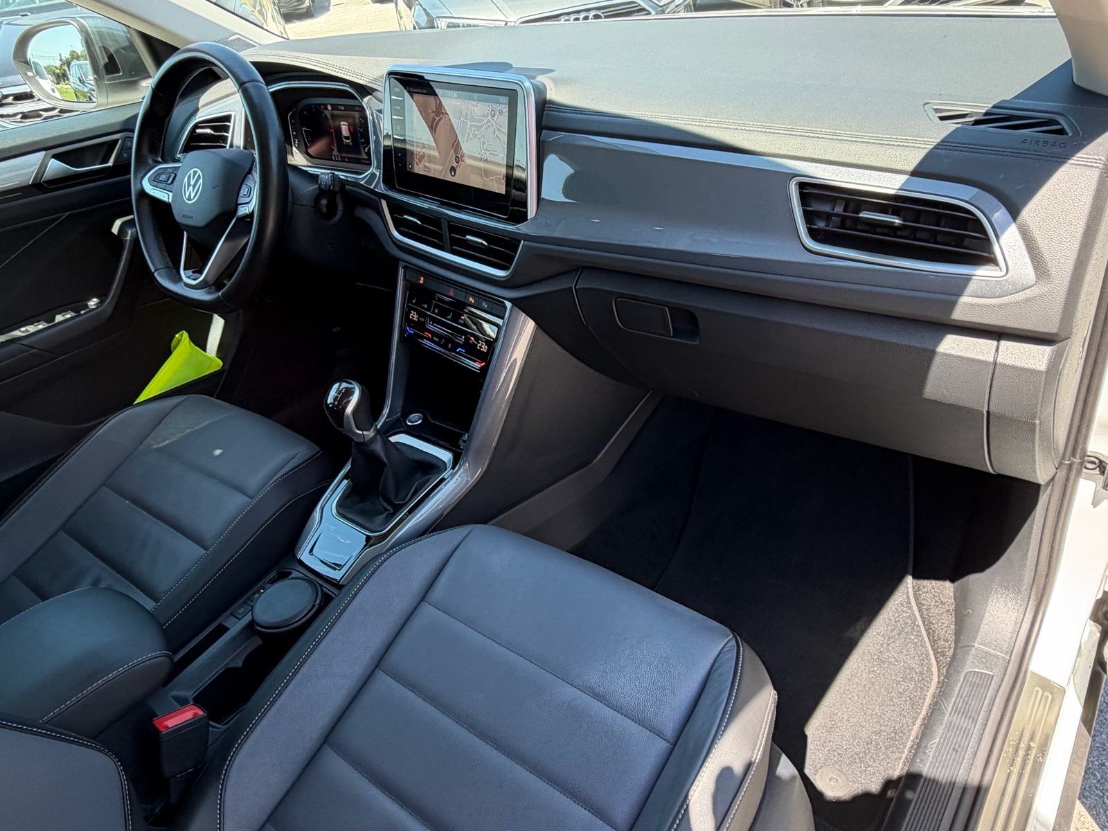 VW T-Roc 2,0 TDI Style *MATRIX LED* Kamera NaviPRO Koža R17 Servisna, fotografija 14