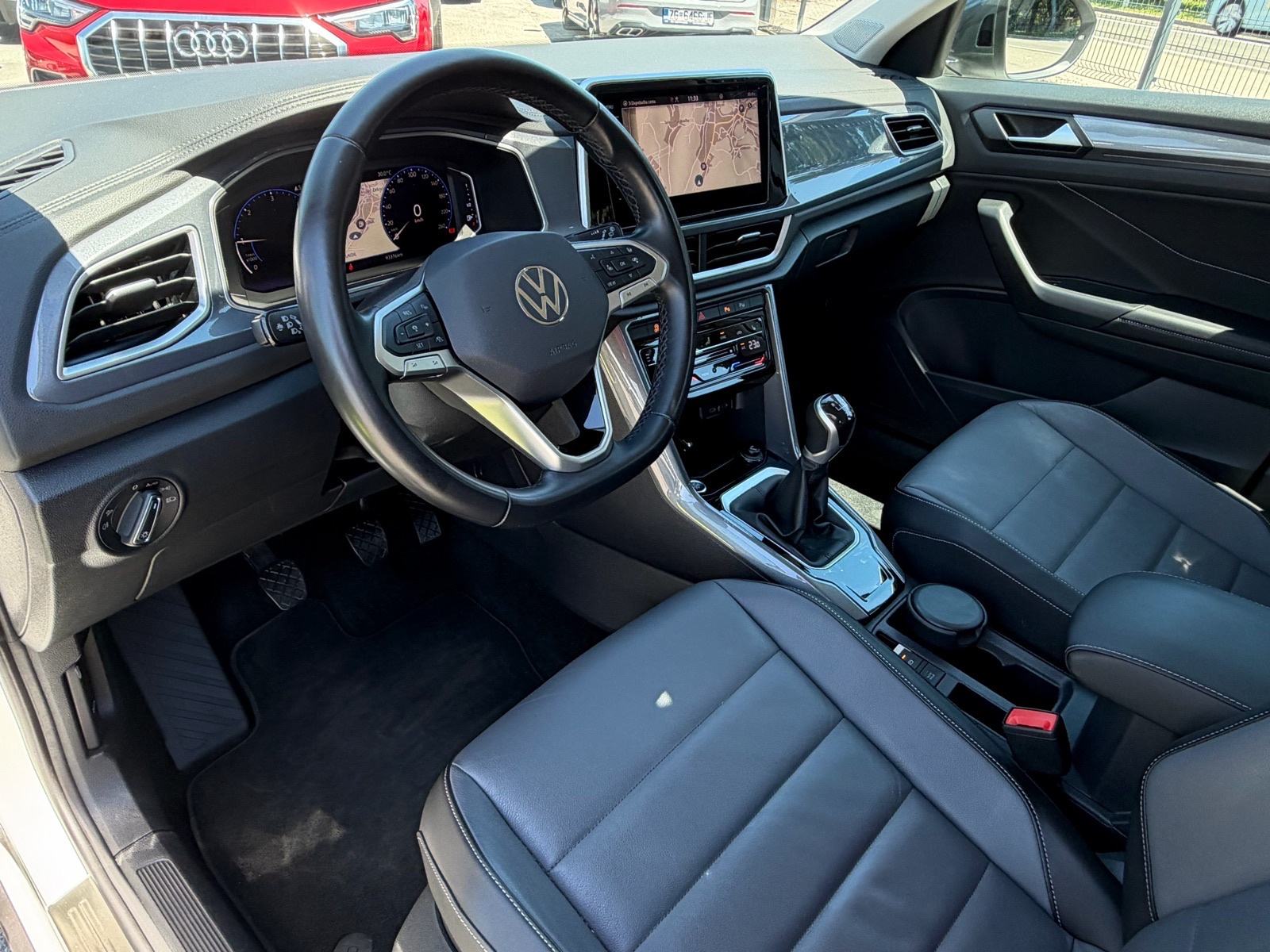 VW T-Roc 2,0 TDI Style *MATRIX LED* Kamera NaviPRO Koža R17 Servisna, fotografija 12