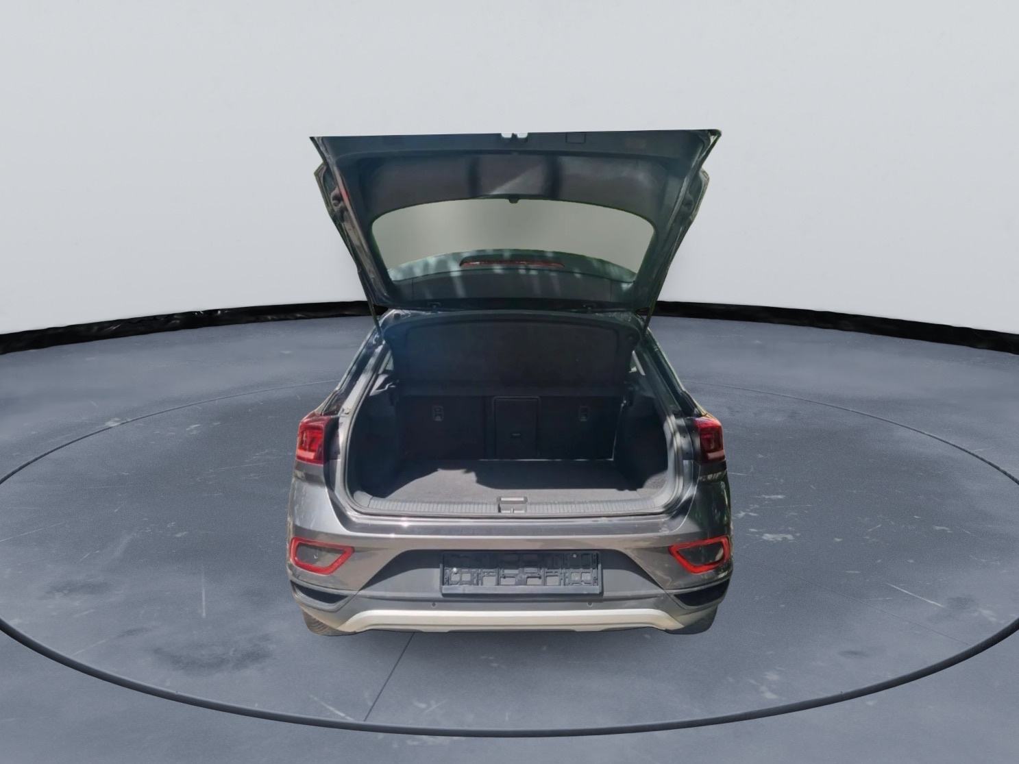 VW T-Roc 2.0 TDI - VIRTUAL - PARKING SENZORI - TEMPOMAT - LEASING, fotografija 5