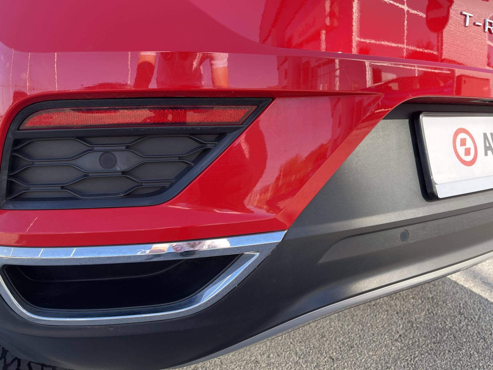 VW T-ROC 2021 • PREMIUM jamstvo • AutoZubak Rabljena, fotografija 17