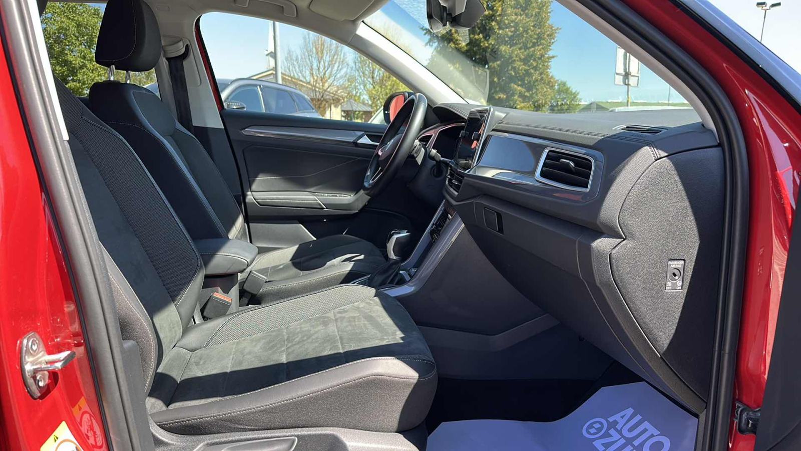 VW T-ROC 2022 • PREMIUM jamstvo • AutoZubak Rabljena, fotografija 9