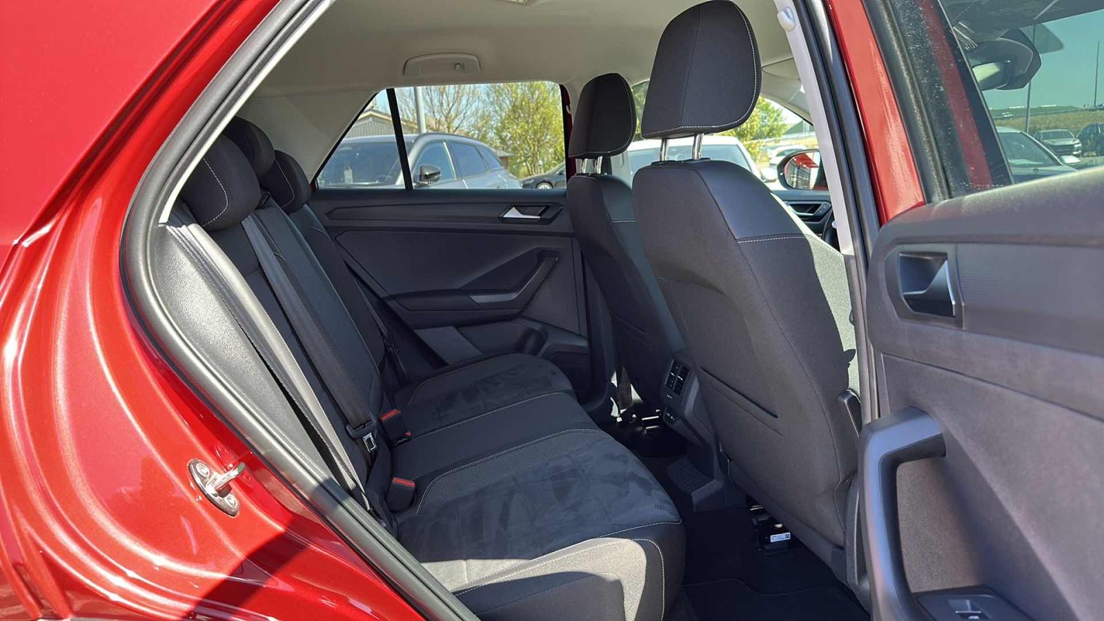 VW T-ROC 2022 • PREMIUM jamstvo • AutoZubak Rabljena, fotografija 10