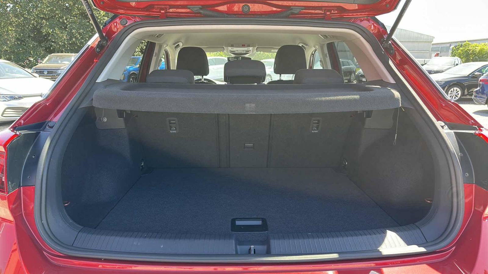 VW T-ROC 2022 • PREMIUM jamstvo • AutoZubak Rabljena, fotografija 12