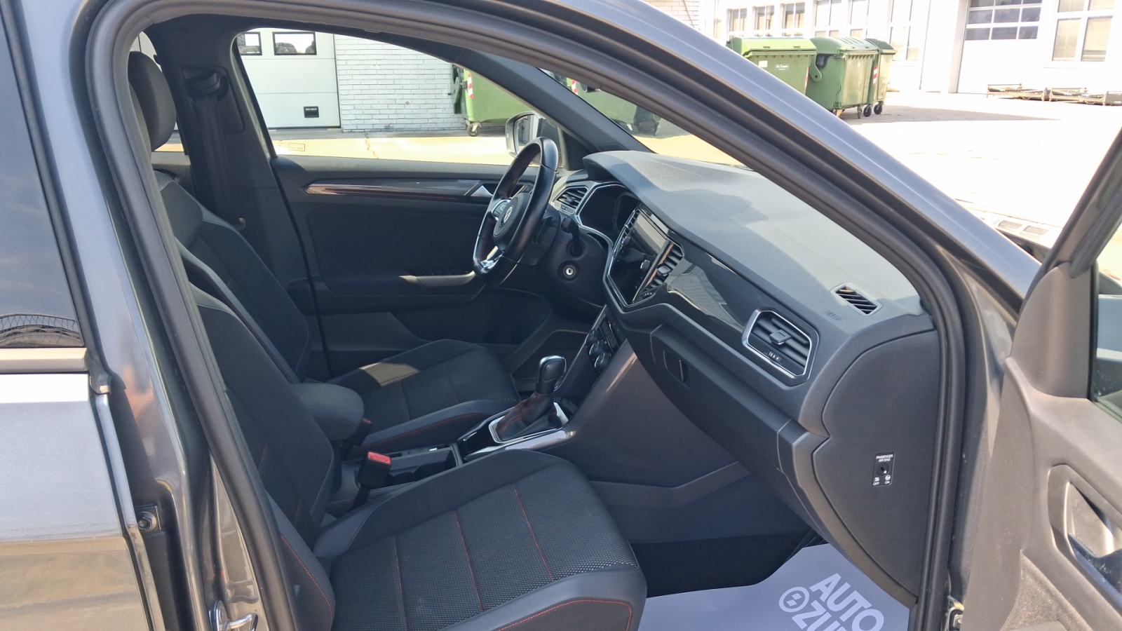 VW T-ROC 2022 • PREMIUM jamstvo • AutoZubak Rabljena, fotografija 9