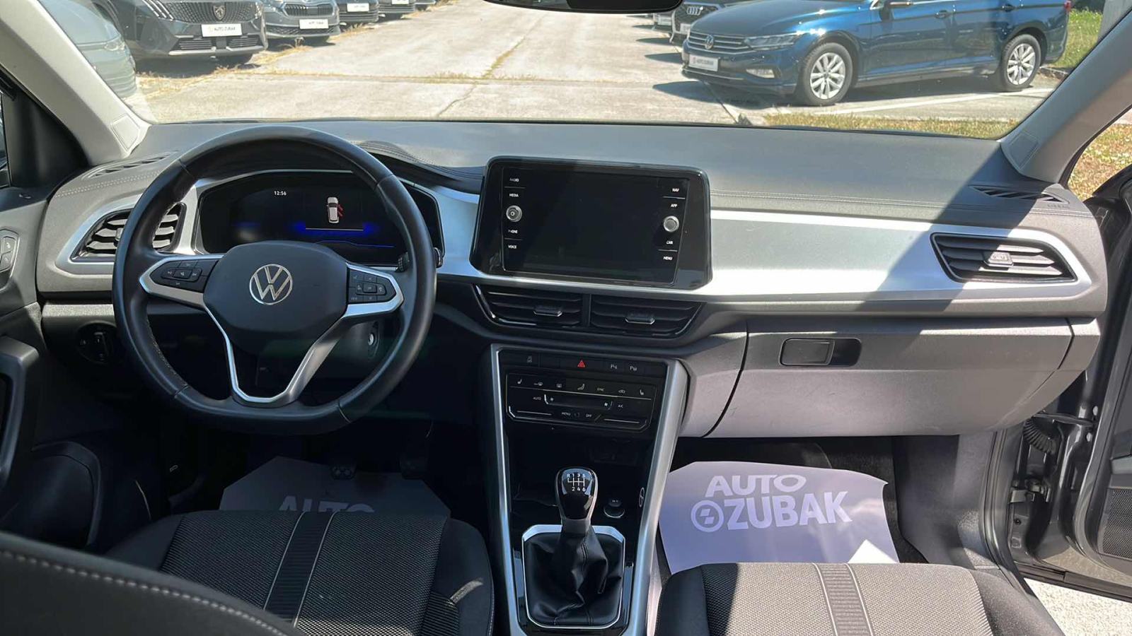 VW T-ROC 2023 • PREMIUM jamstvo • AutoZubak Rabljena, fotografija 11