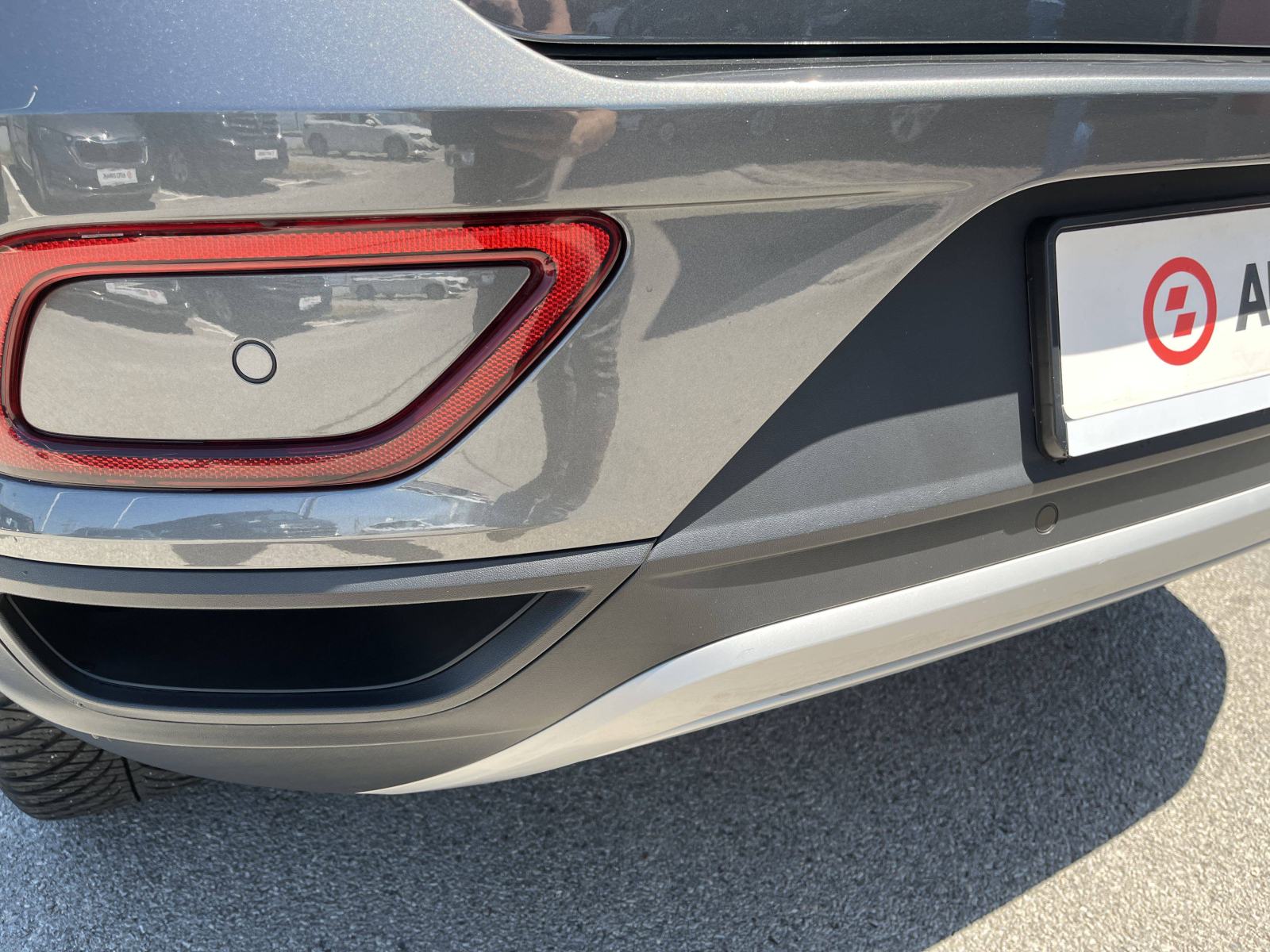 VW T-ROC 2023 • PREMIUM jamstvo • AutoZubak Rabljena, fotografija 17