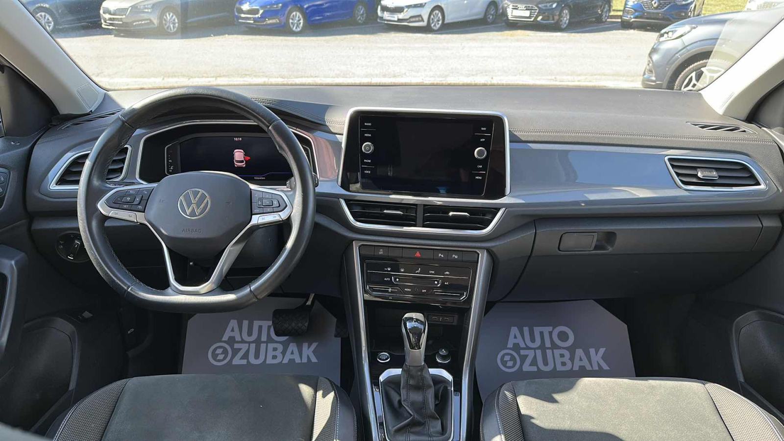 VW T-ROC 2023 • PREMIUM jamstvo • AutoZubak Rabljena, fotografija 11