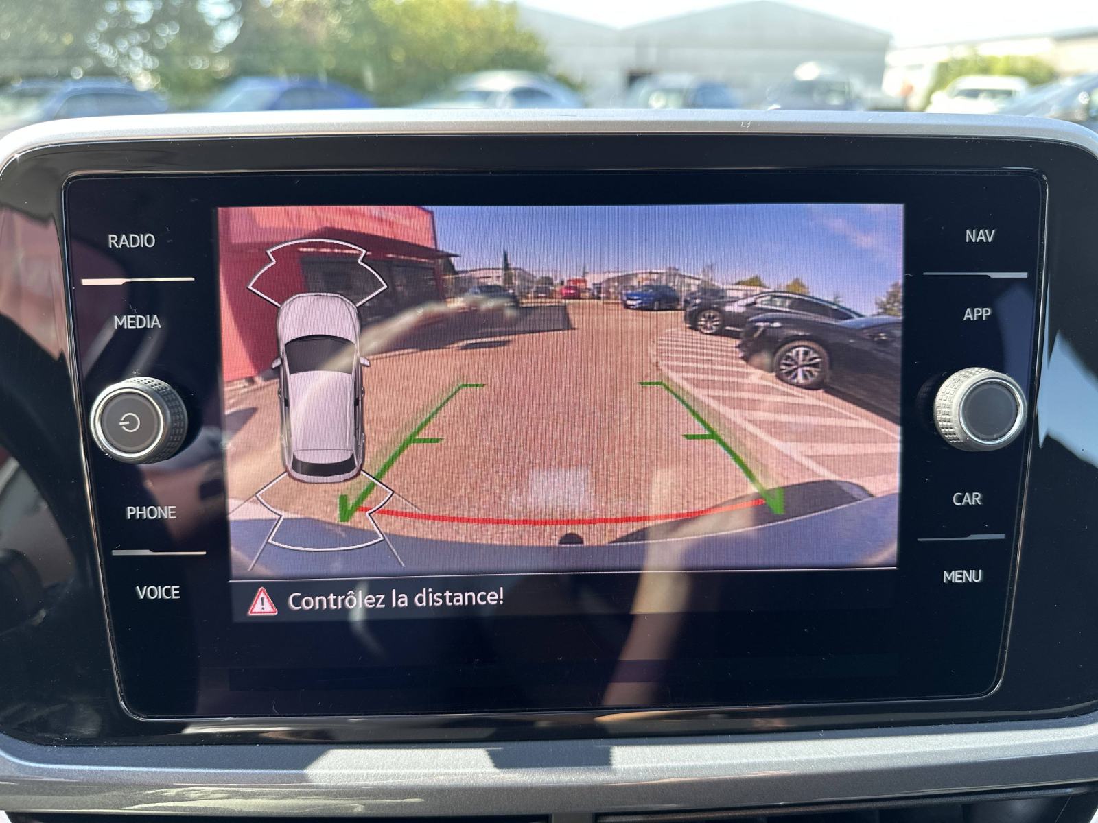 VW T-ROC 2023 • PREMIUM jamstvo • AutoZubak Rabljena, fotografija 18