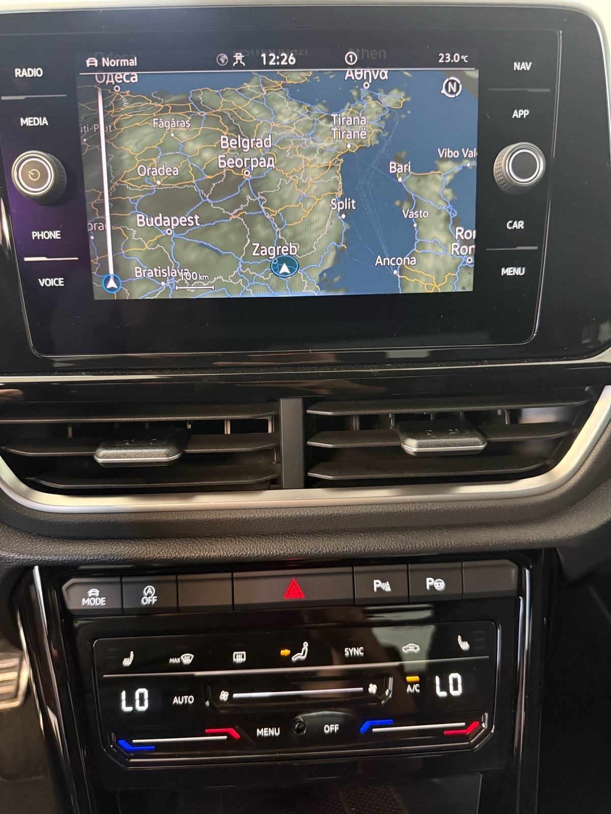 Vw T roc 2.0 TDI R-line, fotografija 2