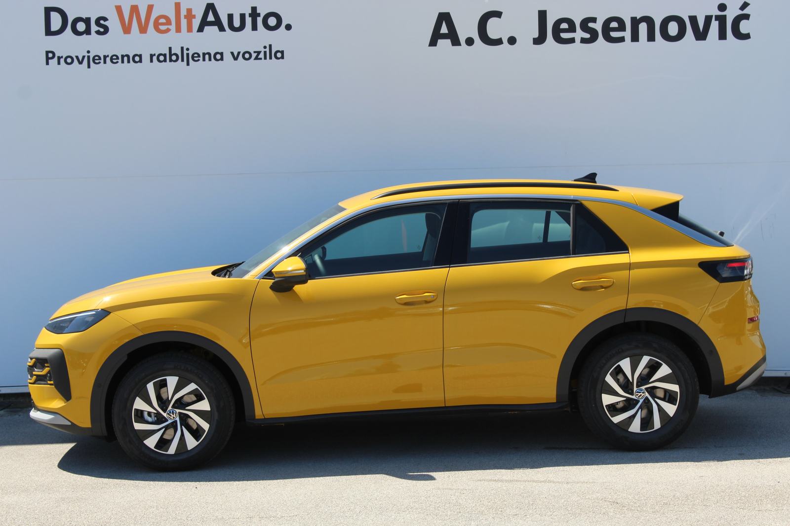 VW T-Roc NF 1,5 eTSI DSG Trend, fotografija 6