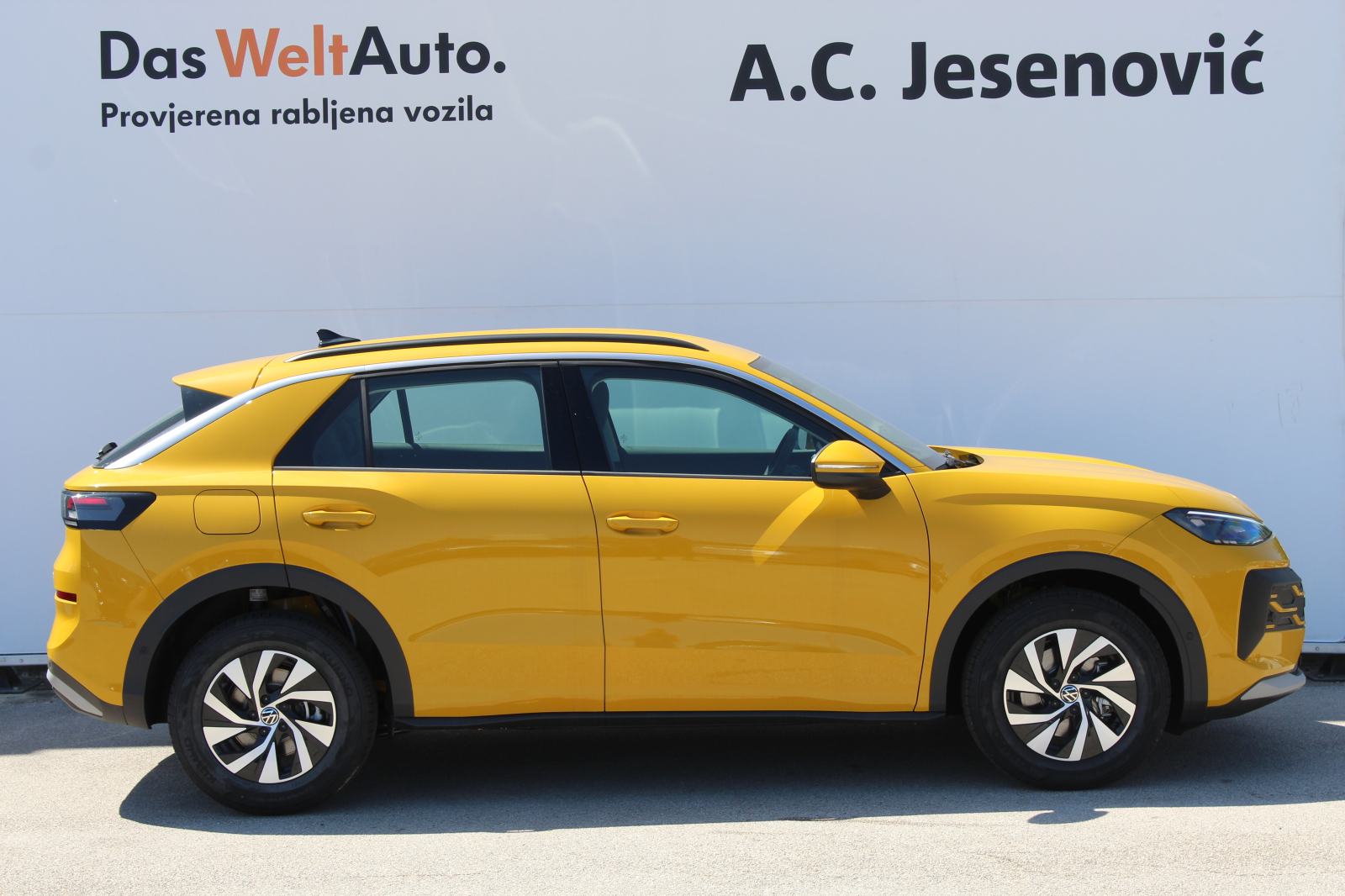VW T-Roc NF 1,5 eTSI DSG Trend, pogled izvana - slika 4