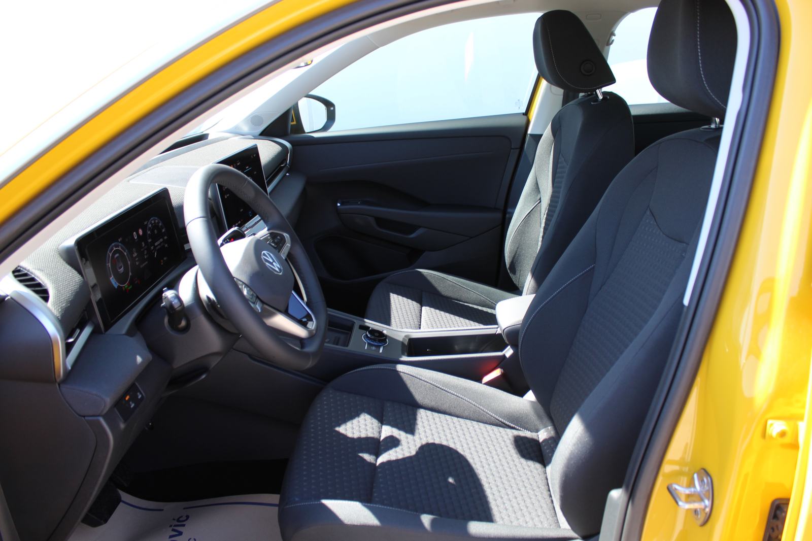 VW T-Roc NF 1,5 eTSI DSG Trend, fotografija 8