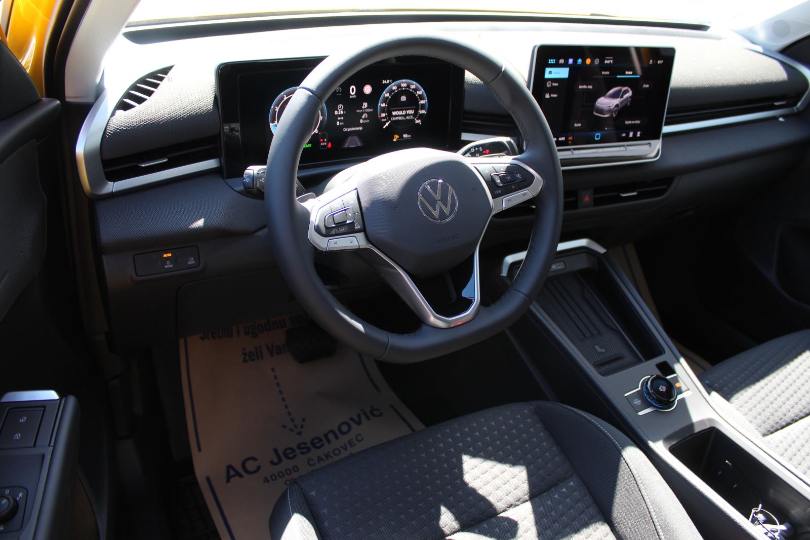 VW T-Roc NF 1,5 eTSI DSG Trend, fotografija 9