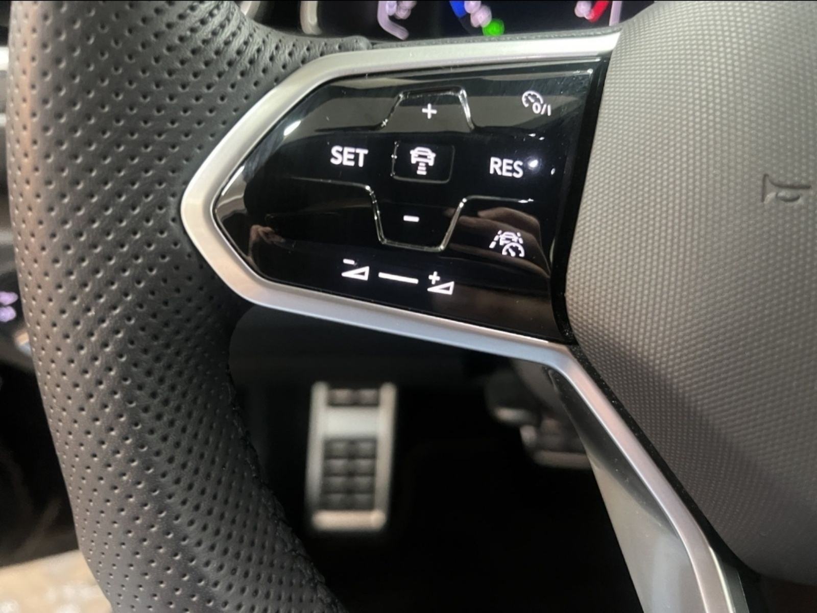VW T-Roc R-Line1,5 TSI DSG KAMERA ALCANTARA ACC FRONT LANE TRAVEL LED, fotografija 10