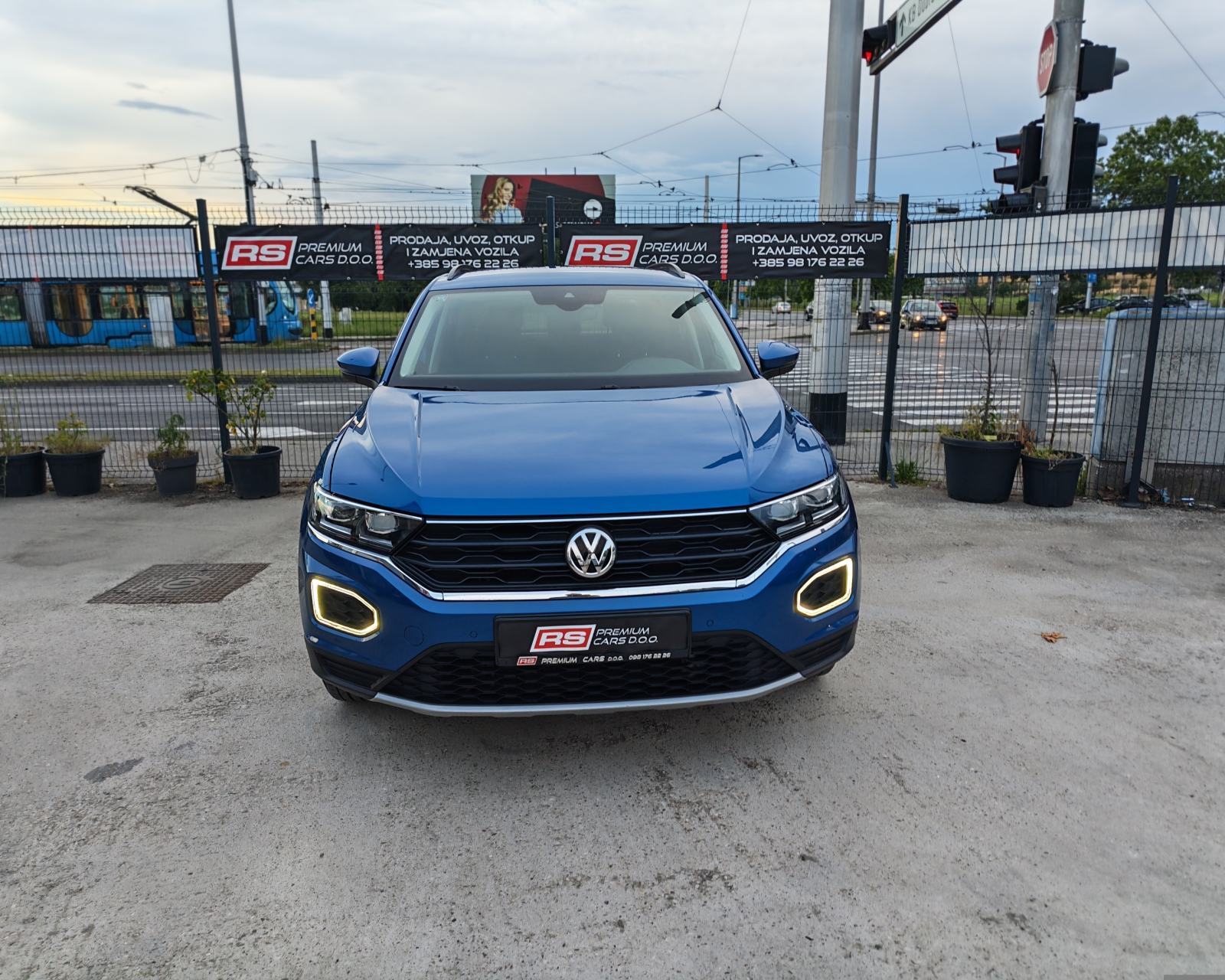 VW T-ROC TSI 110KS DESIGN, HR AUTO, LED, KLIMA, PDC, R-KAM, JAMSTVO 1G, fotografija 4