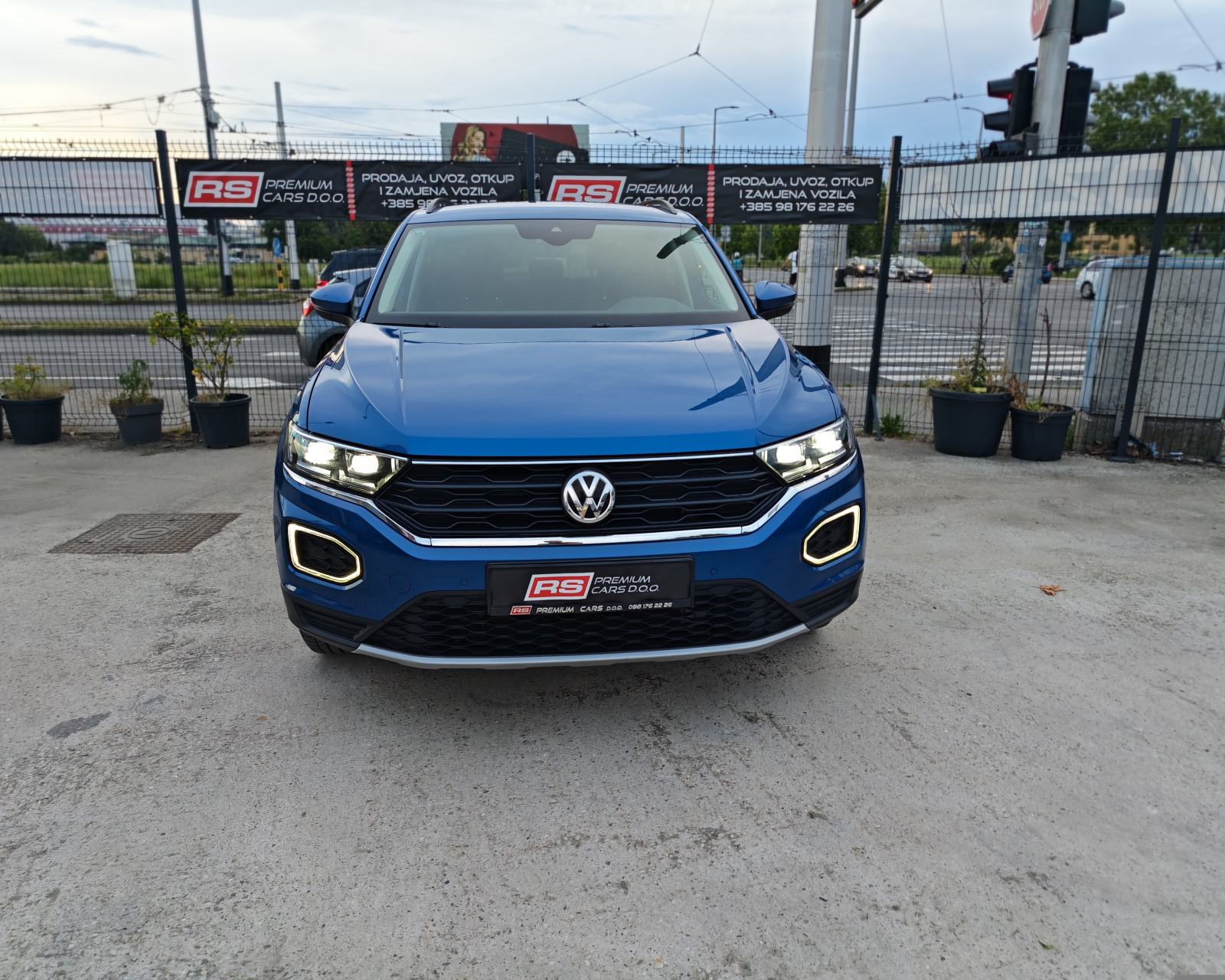 VW T-ROC TSI 110KS DESIGN, HR AUTO, LED, KLIMA, PDC, R-KAM, JAMSTVO 1G, fotografija 5