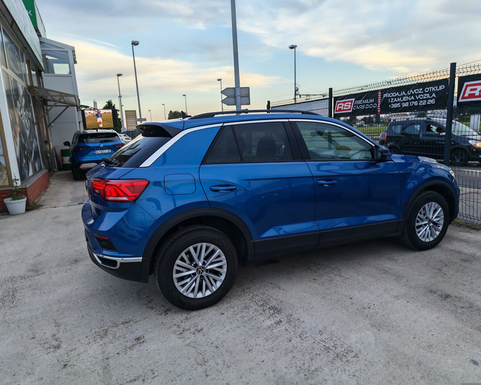 VW T-ROC TSI 110KS DESIGN, HR AUTO, LED, KLIMA, PDC, R-KAM, JAMSTVO 1G, fotografija 17