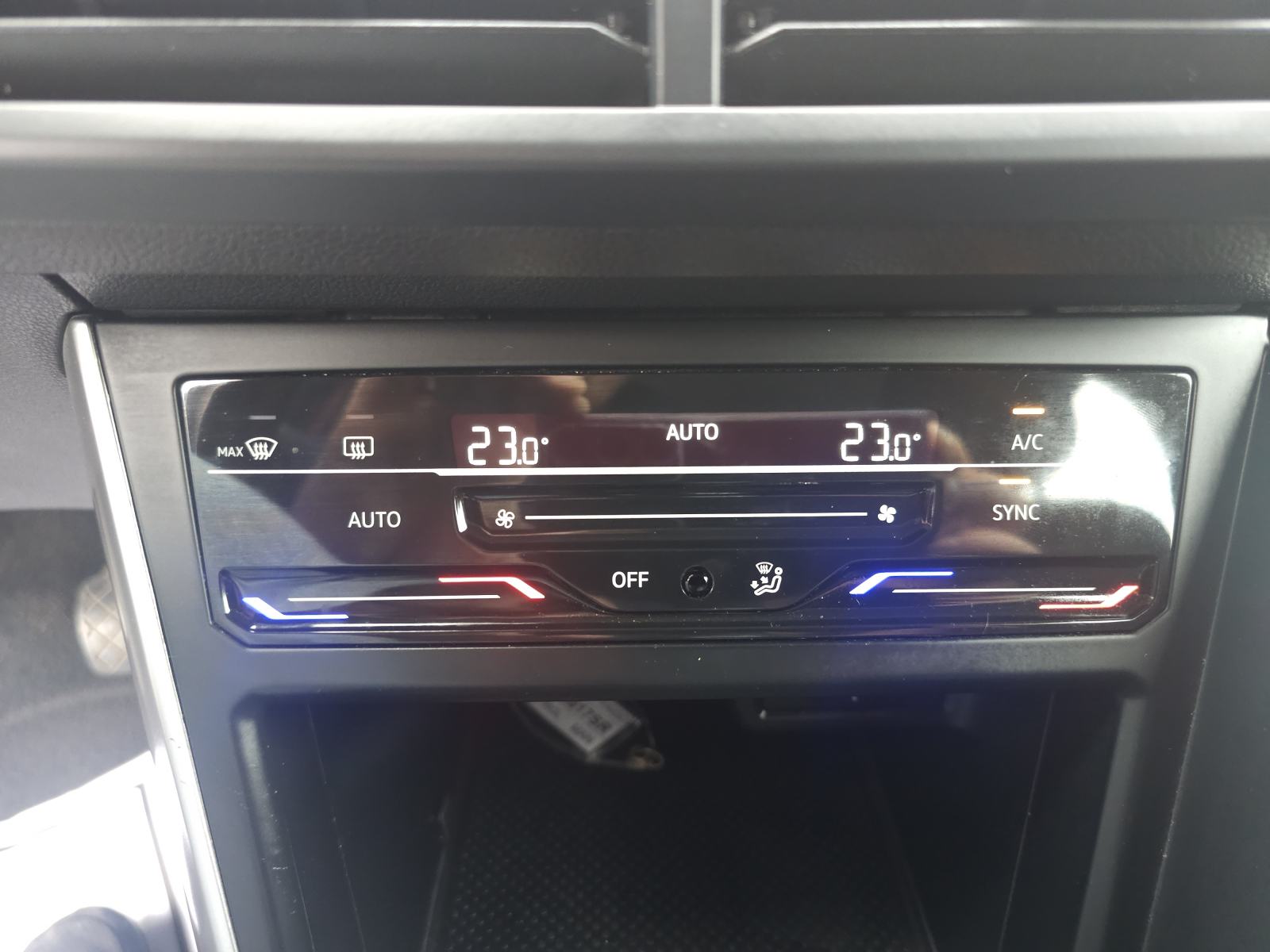 VW Taigo 1,0 TSI ***GARANCIJA***LEASING***KARTICE***, fotografija 14