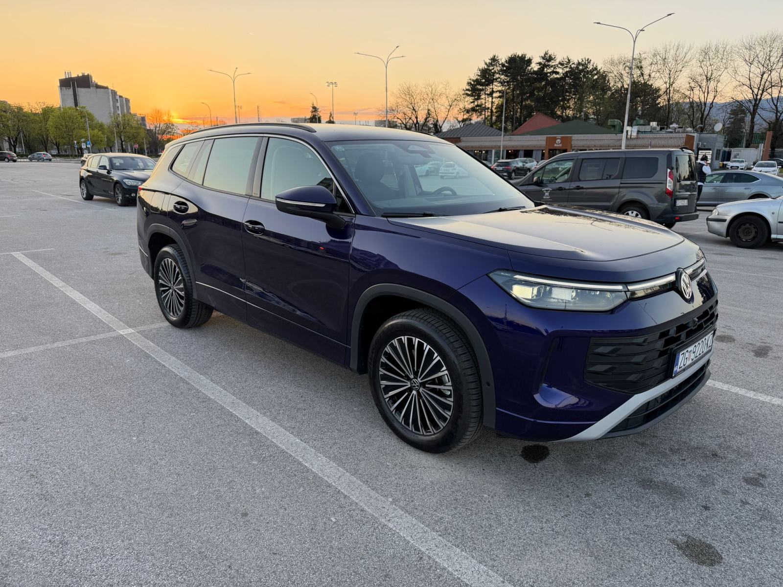 VW TAYRON 2,0TDI 142KW DSG 4X4 4MOTION 14000KM 7 SJEDALA 38200€+PDV, fotografija 5