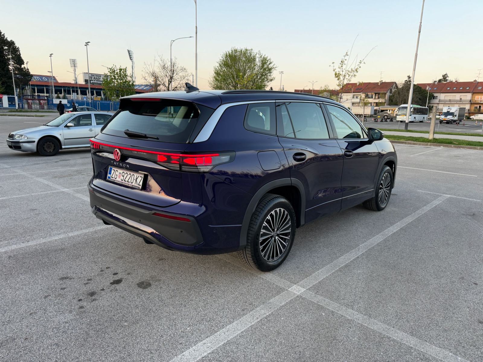 VW TAYRON 2,0TDI 142KW DSG 4X4 4MOTION 14000KM 7 SJEDALA 38200€+PDV, fotografija 6