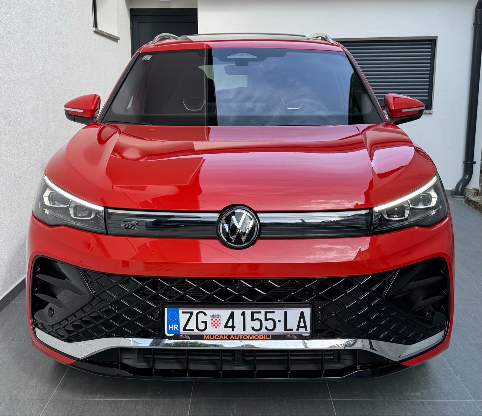 VW Tiguan 1,5 eTSI automatik R-Line Plus /1. Vlasnik/Reg 1g./, fotografija 2