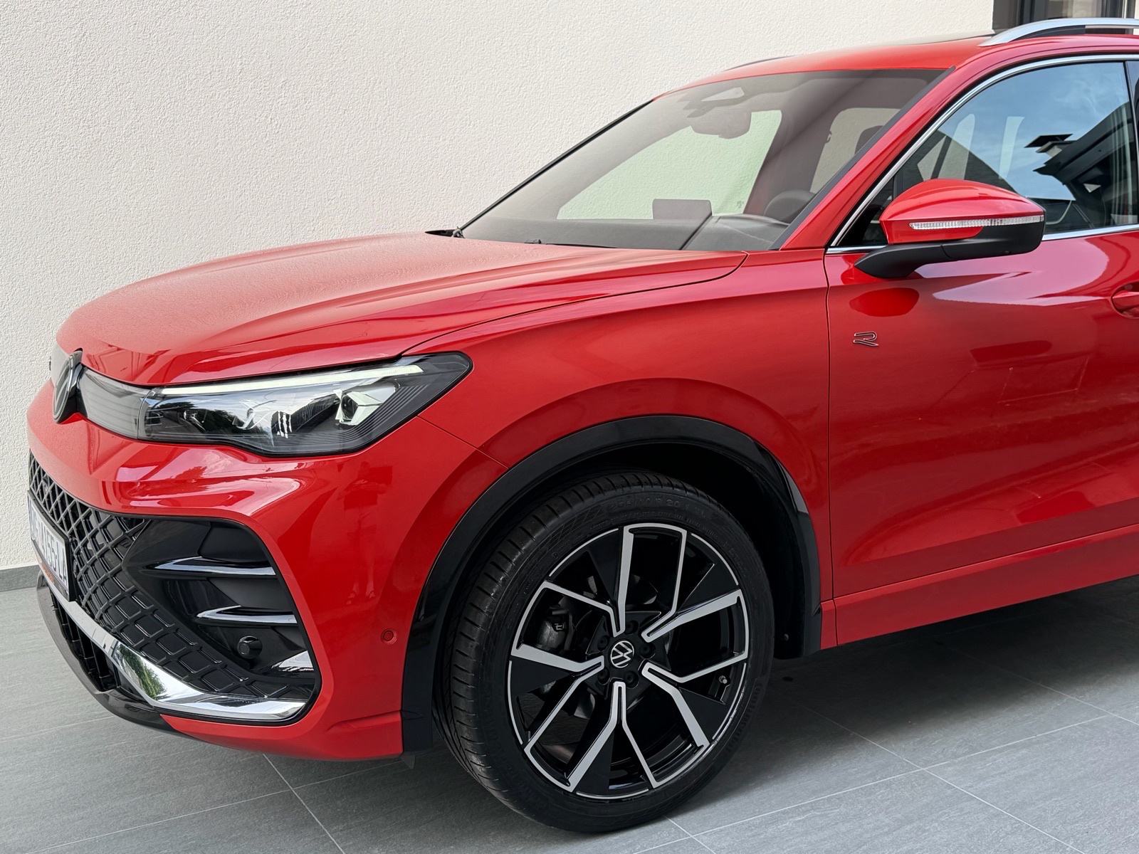 VW Tiguan 1,5 eTSI automatik R-Line Plus /1. Vlasnik/Reg 1g./, fotografija 11