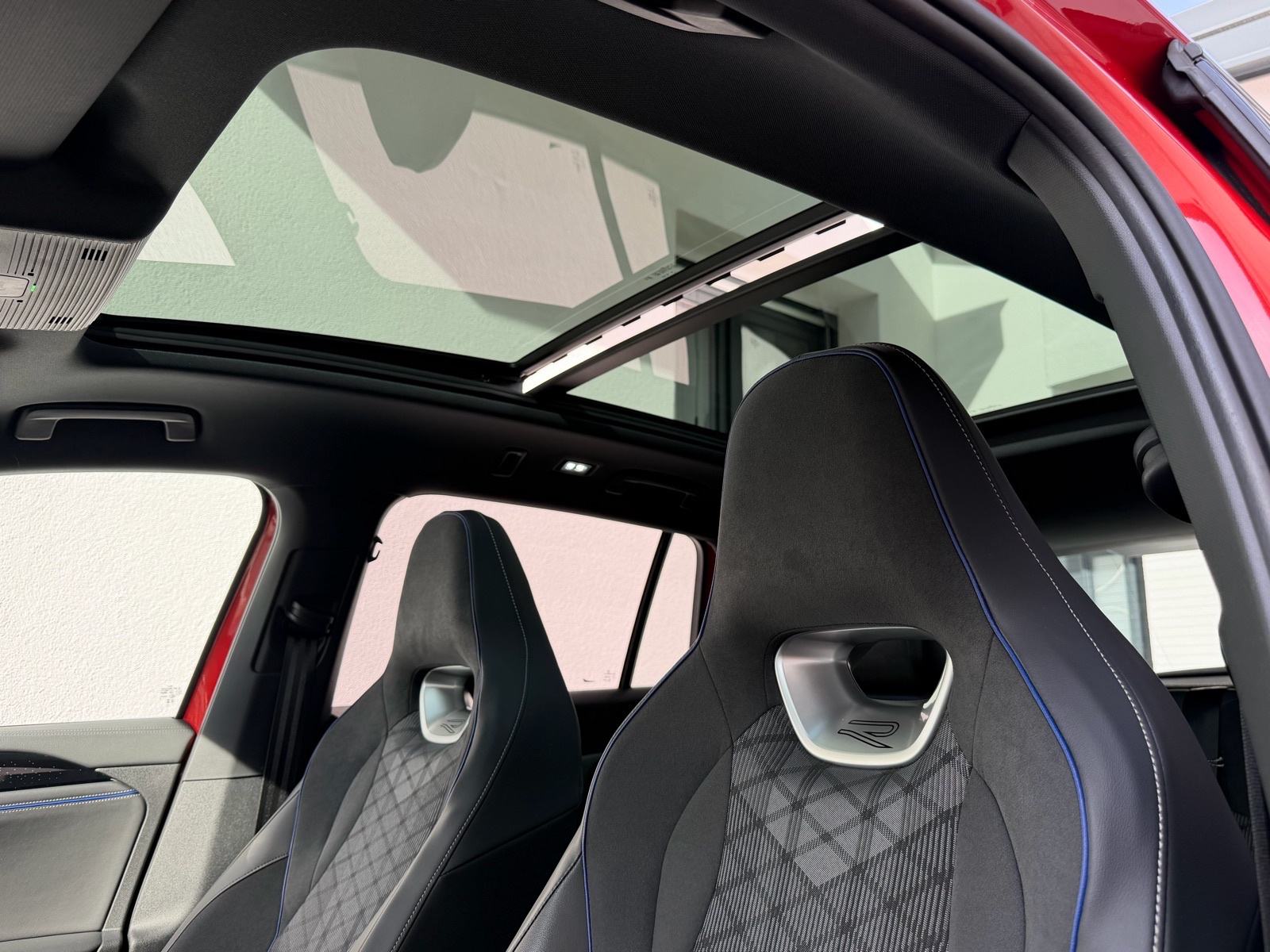 VW Tiguan 1,5 eTSI automatik R-Line Plus /1. Vlasnik/Reg 1g./, fotografija 13