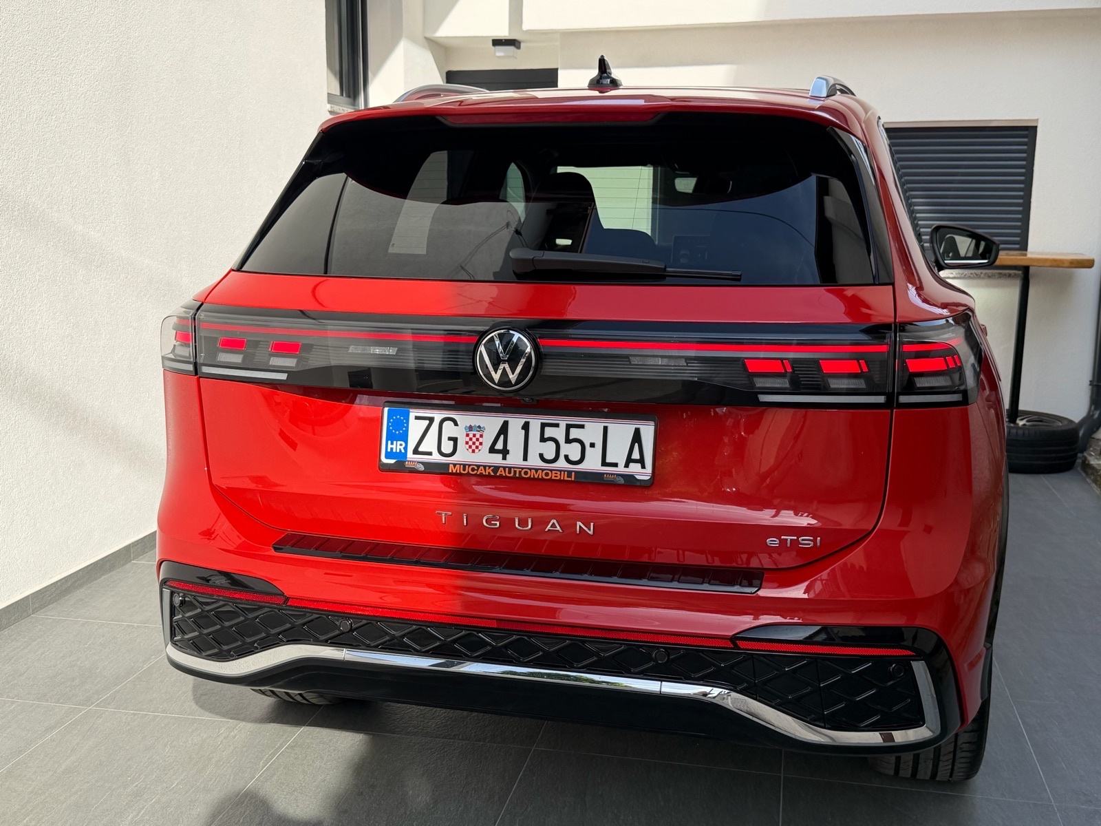 VW Tiguan 1,5 eTSI automatik R-Line Plus /1. Vlasnik/Reg 1g./, fotografija 8