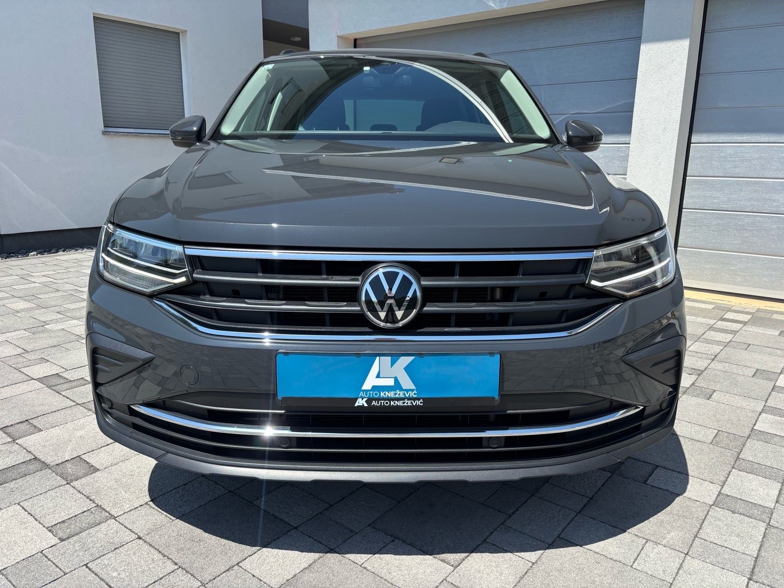VW Tiguan 1,5 TSI automatik •Life• HR auto • 1.vlasnik•, fotografija 3