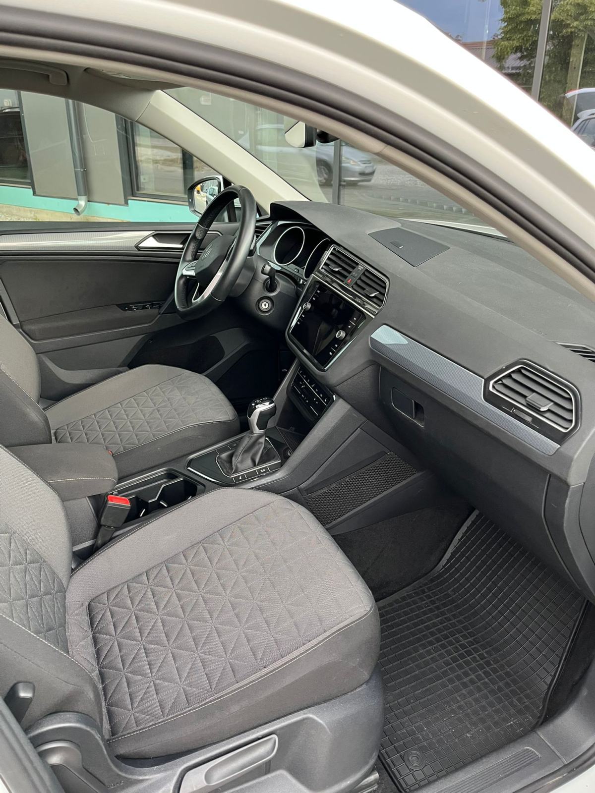 VW Tiguan, prvi vlasnik, HR auto, garancija, *** 25.000km ***, fotografija 8