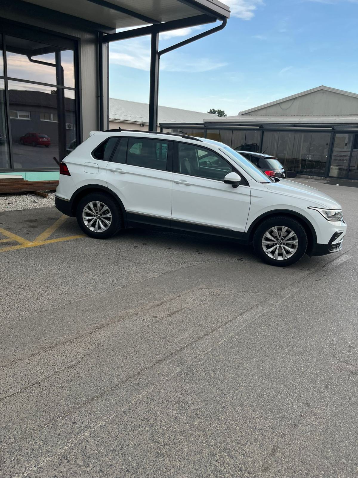 VW Tiguan, prvi vlasnik, HR auto, garancija, *** 25.000km ***, fotografija 5