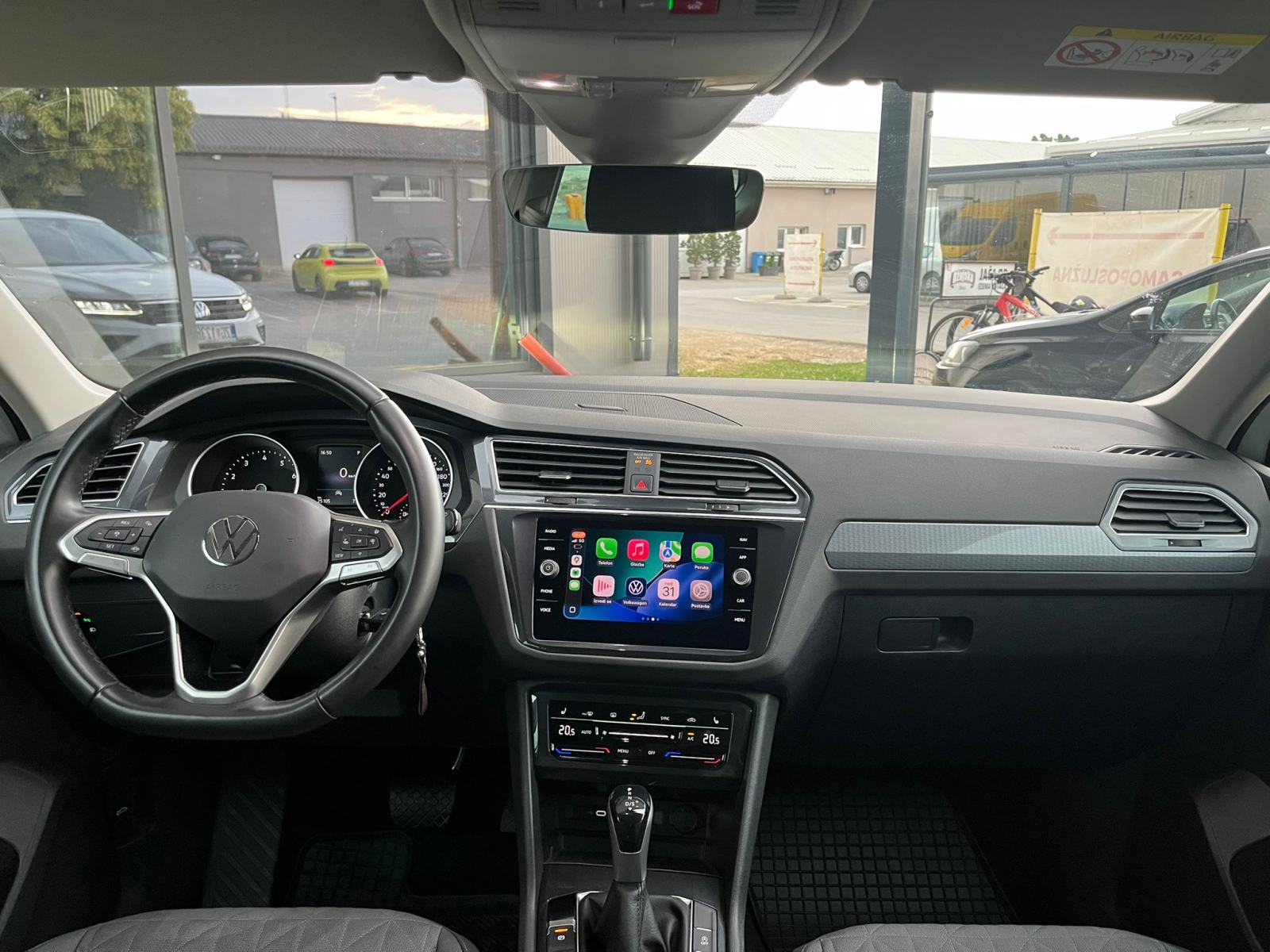 VW Tiguan, prvi vlasnik, HR auto, garancija, *** 25.000km ***, fotografija 14