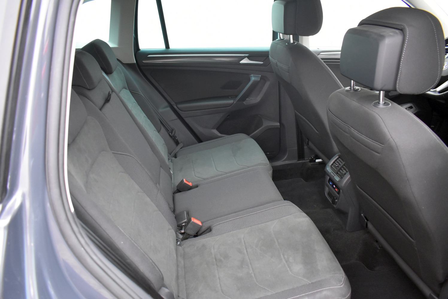 VW Tiguan 1.5 TSI DSG A/T *DE* MALO KM, ODLIČNA OPREMA, SERVISNA*, fotografija 7