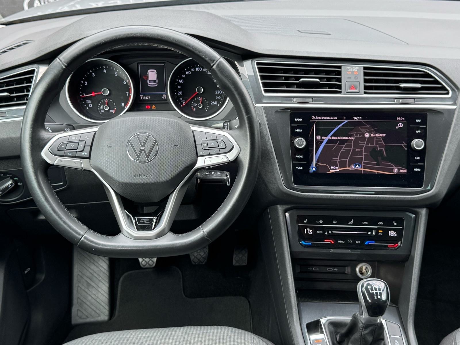 VW Tiguan 1,5 TSI / LIFE / FULL LED / NAVI / ACC / CARPLAY / JAMSTVO, fotografija 15